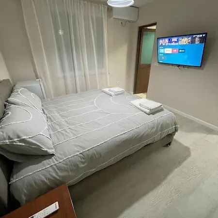 Apartment Centre *